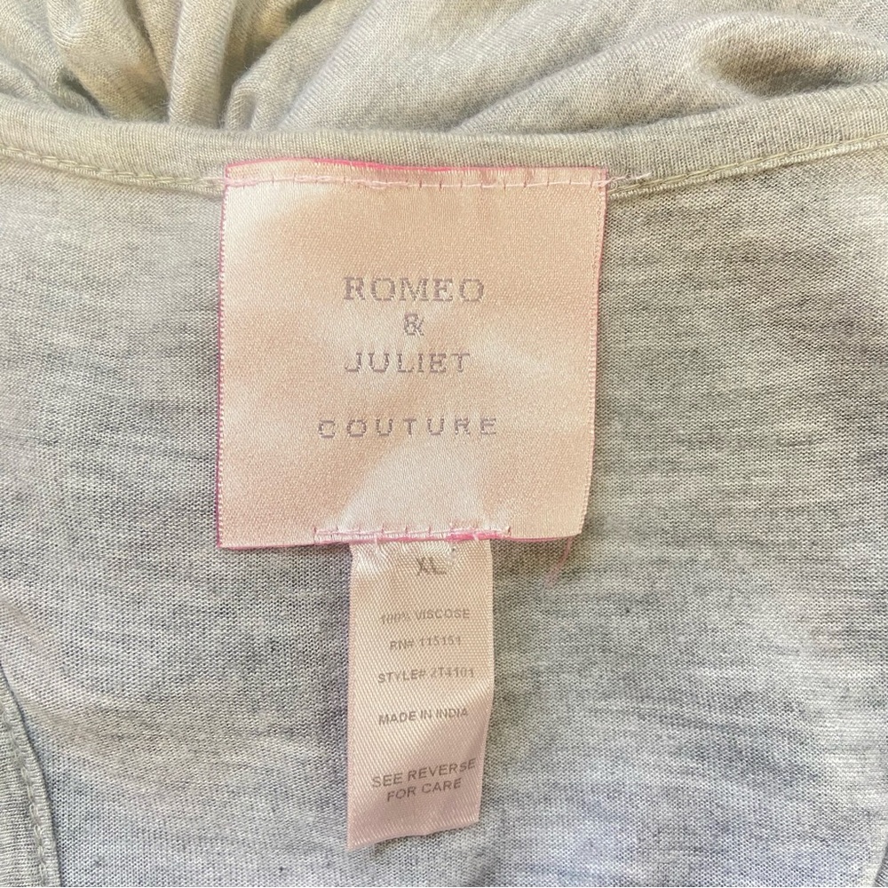 Romeo & Juliet Couture Sequined Gray Top - Picture 17 of 17